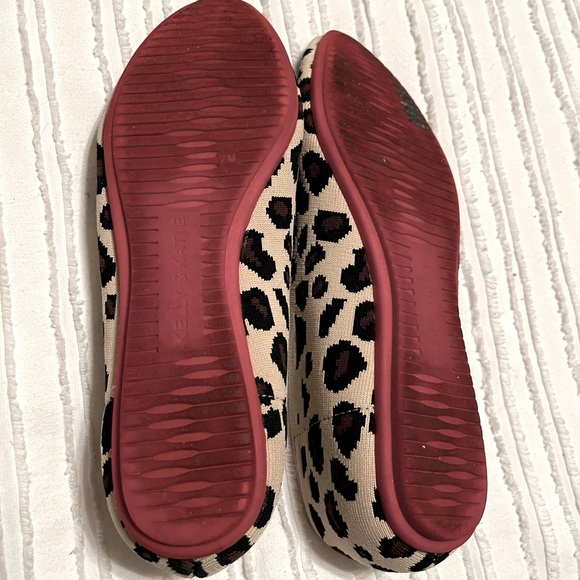 Kelly & Katie Fonzie Flats Leopard Print - Picture 3 of 3